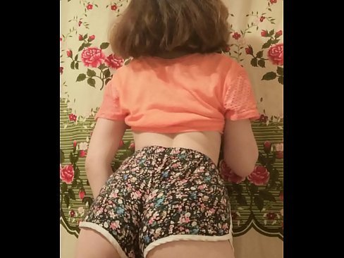 ❤️ Sexy matashin jariri yana cire guntun wando a kyamara ❌ Batsa ️❤